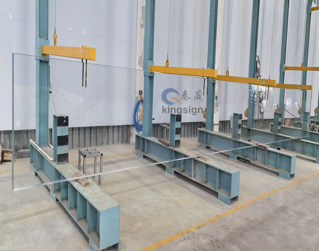 پلیکسگلاس اور غص .ہ والے شیشے میں کیا فرق ہے؟