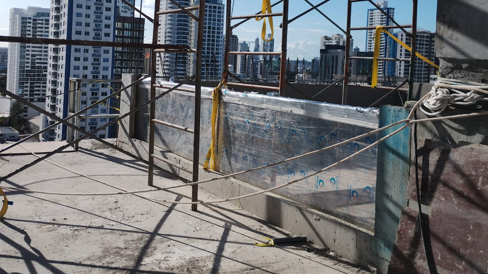 آؤٹ ڈور سوئمنگ پول ونڈو کے لیے 100 ملی میٹر موٹائی کا ایکریلک پینل